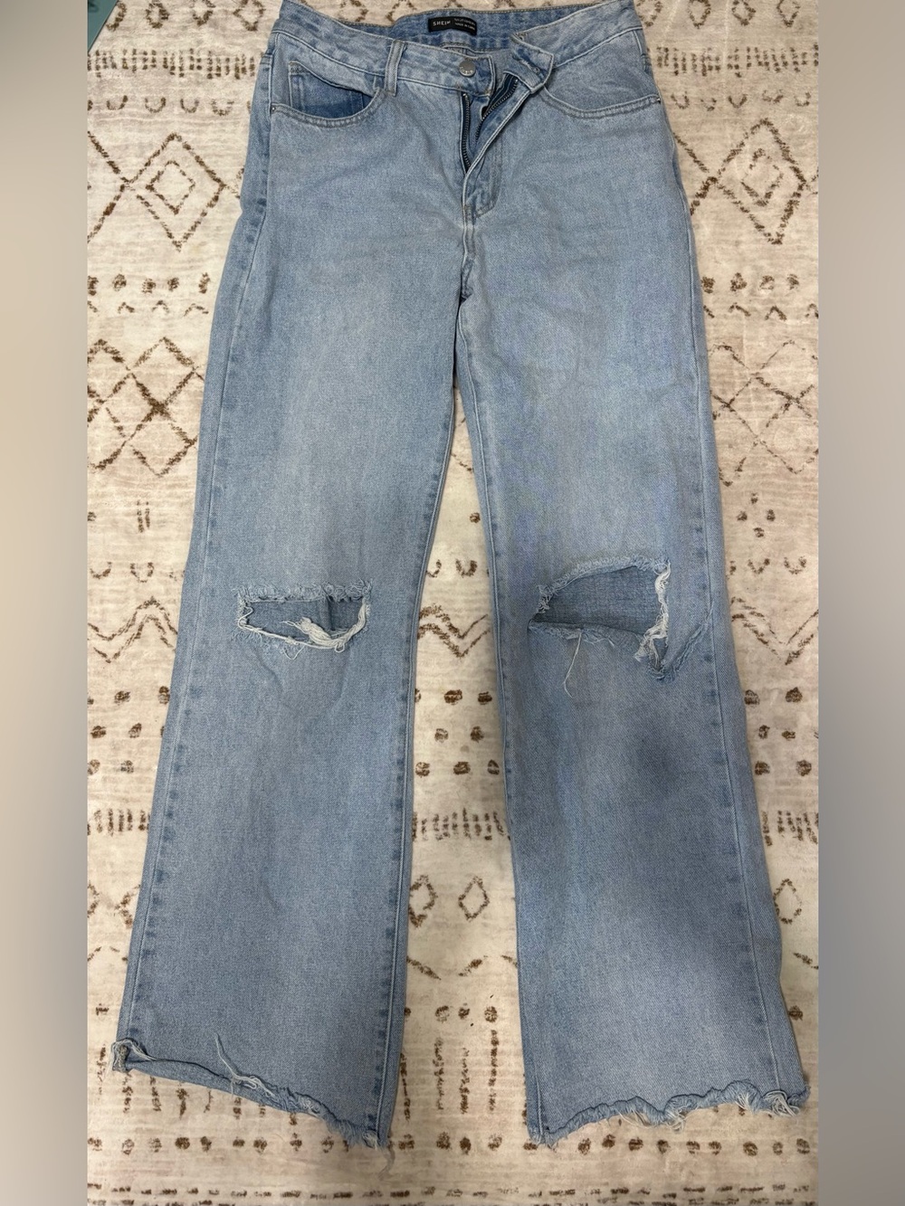 SHEIN Light Blue Distressed Wide-Leg Jeans
